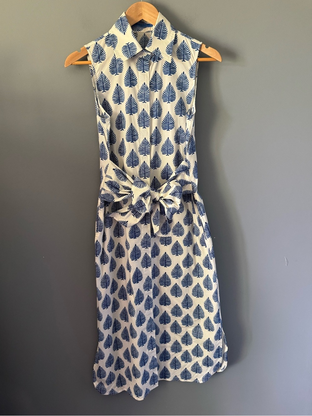 J. McLaughlin Orla Sleeveless button down dress - Picture 3 of 9